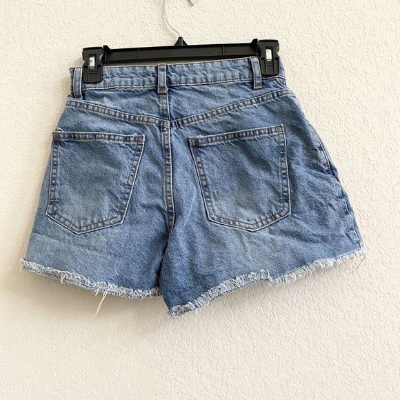 Cotton On High Rise Mom Blue Jean Shorts Womens Size 2 Frayed Hem - Picture 7 of 9
